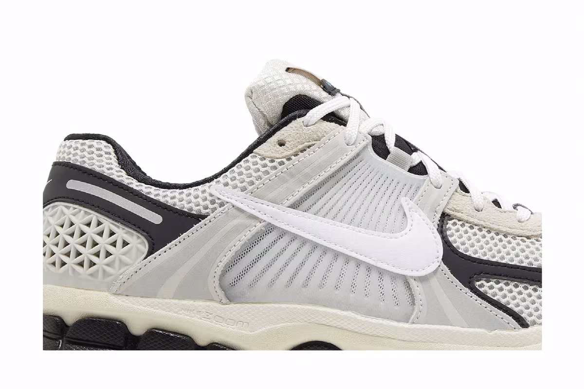 Nike Air Zoom Vomero 5 Supersonic, view 3
