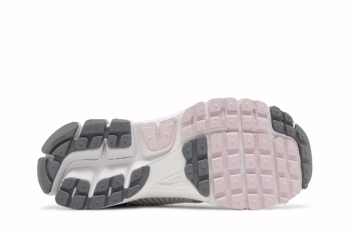 Nike Women's Air Zoom Vomero 5 520 Pack - Pink Foam, view 5