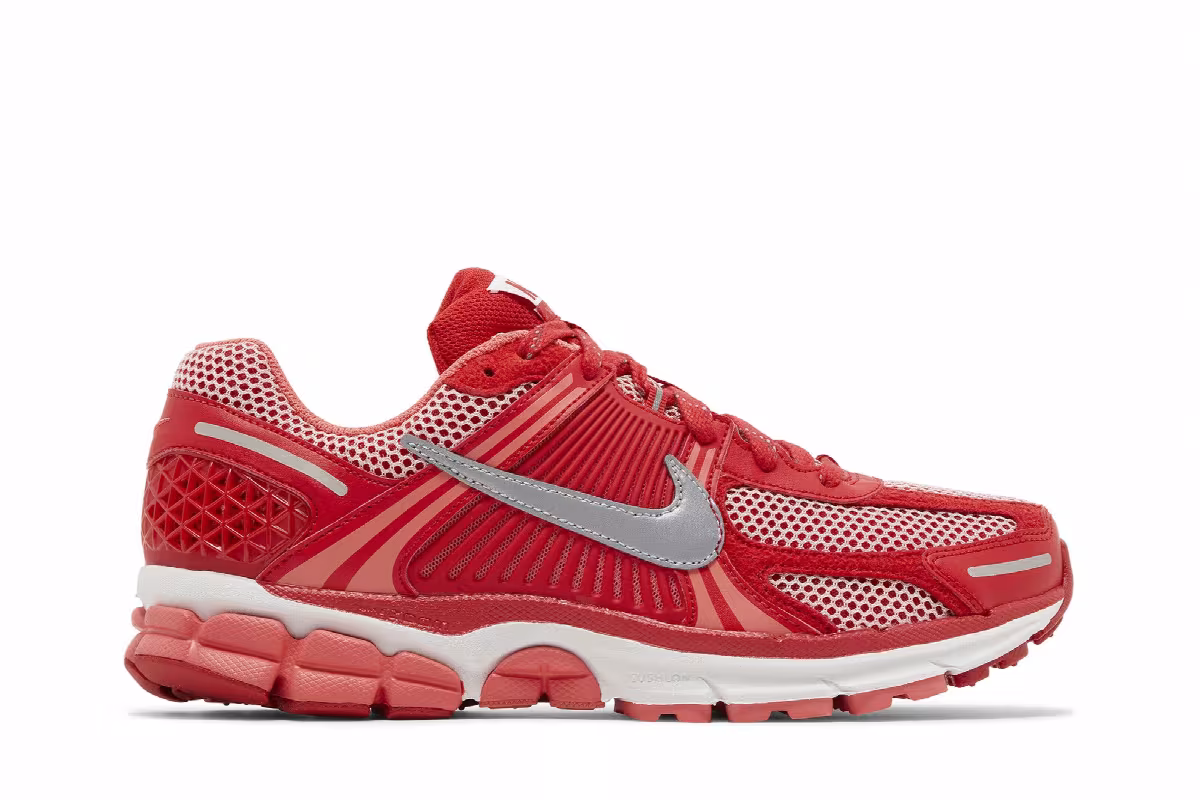 Nike Air Zoom Vomero 5 University Red, view 2