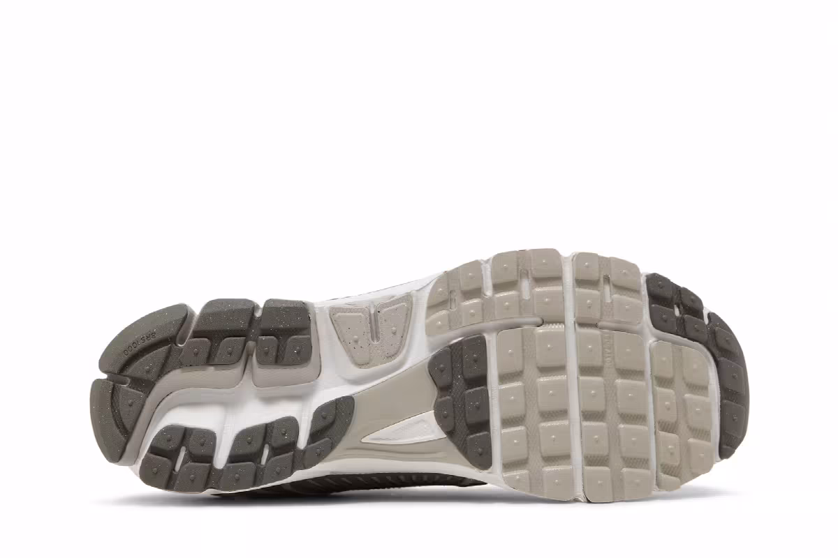 Nike Air Zoom Vomero 5 Light Iron Ore, view 5
