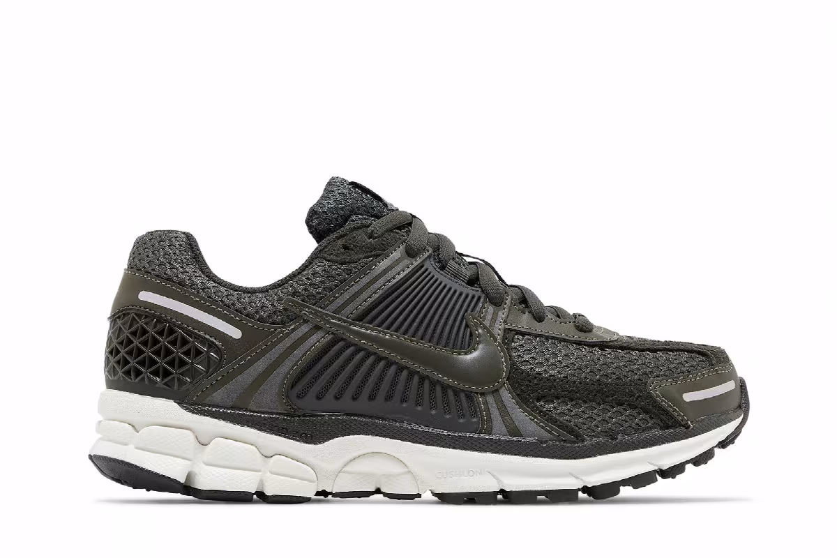 Nike Women's Air Zoom Vomero 5 Sequoia, view 2