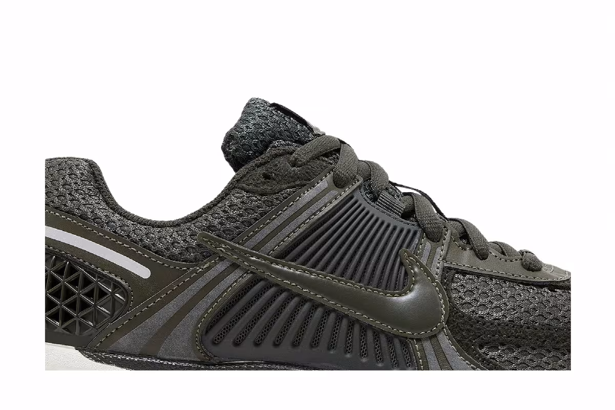 Nike Women's Air Zoom Vomero 5 Sequoia, view 3