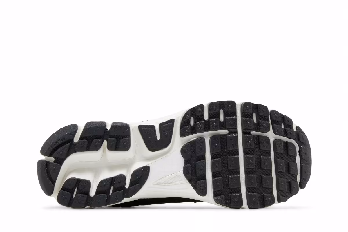 Nike Women's Air Zoom Vomero 5 Sequoia, view 5