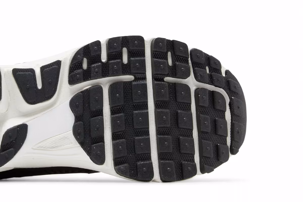 Nike Women's Air Zoom Vomero 5 Sequoia, view 6