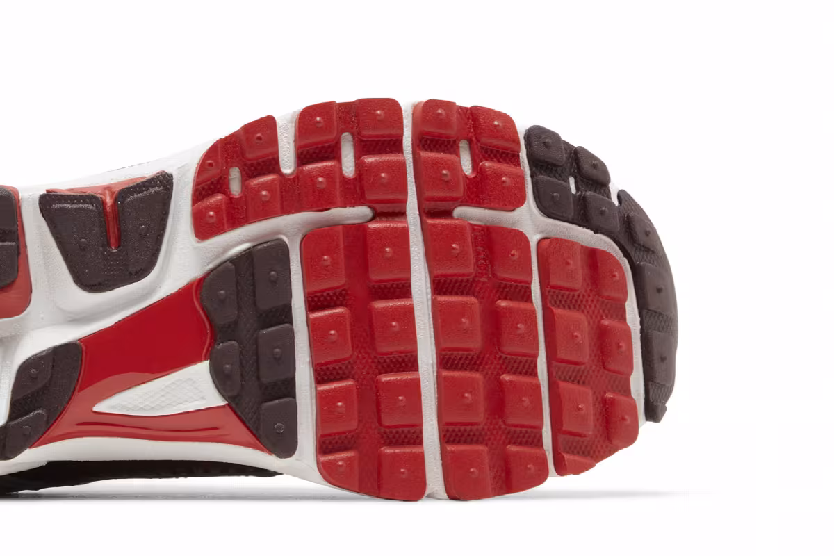 Nike Women's Air Zoom Vomero 5 Mystic Red, view 6