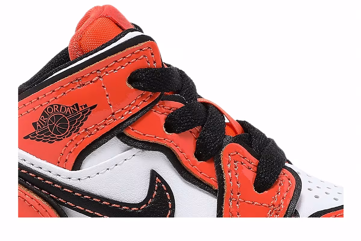 Air Jordan 1 Mid SE TD Turf Orange, view 3