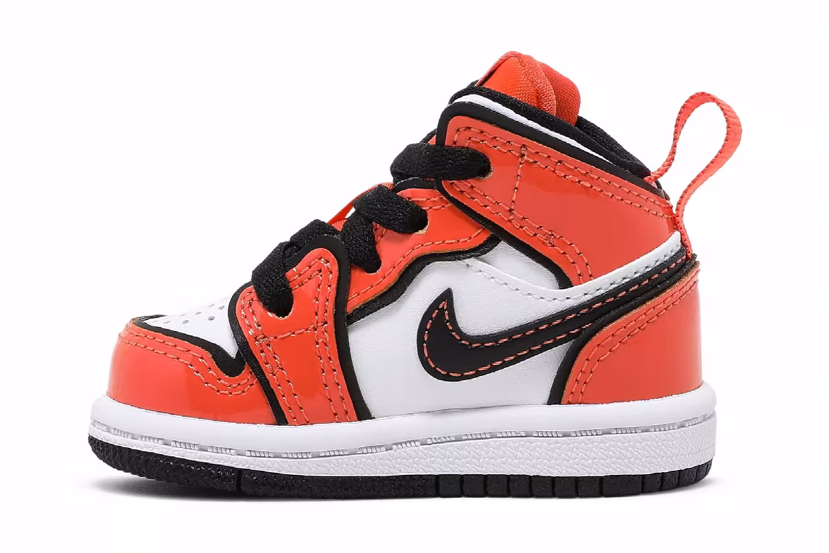 Air Jordan 1 Mid SE TD Turf Orange, view 4