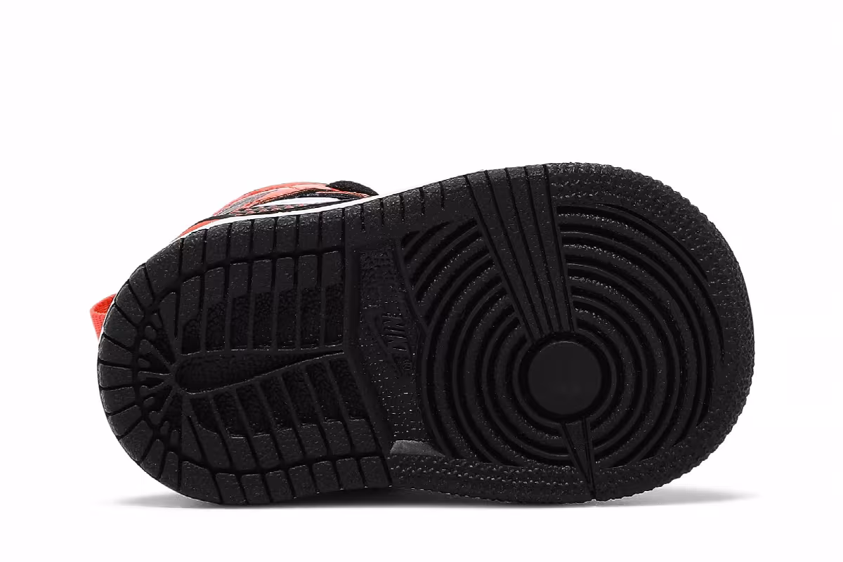 Air Jordan 1 Mid SE TD Turf Orange, view 5