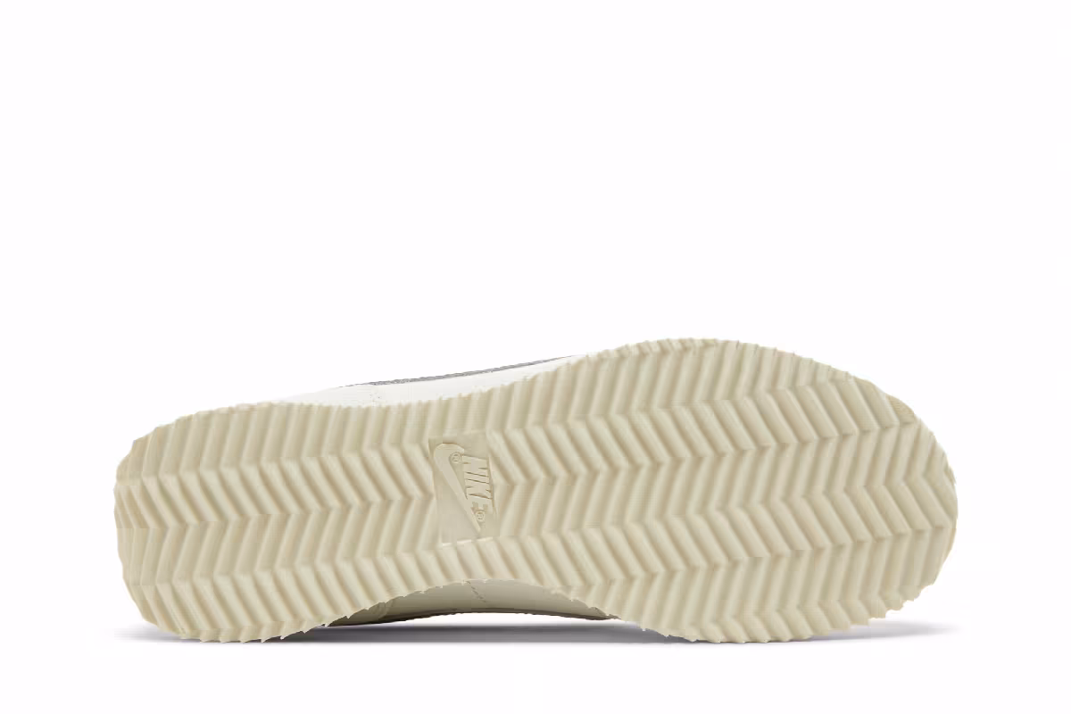 Nike Women's Cortez Gorge Green, view 5