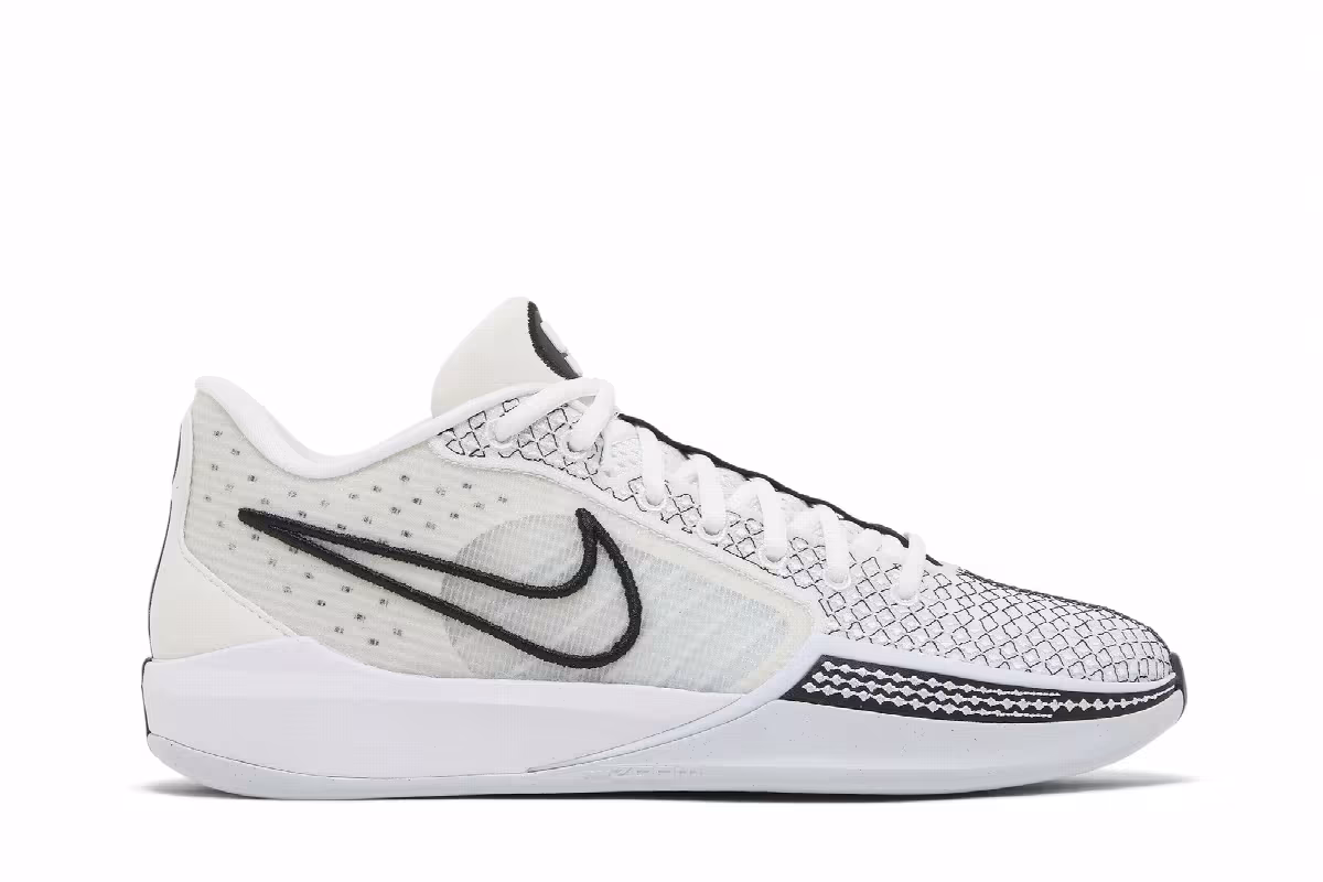 Nike Women's Sabrina 1 Magnetic, view 2