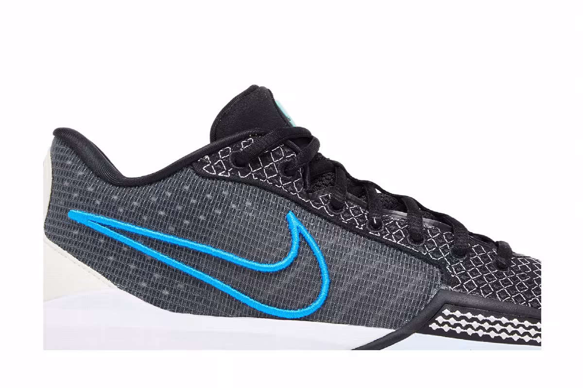 Nike Women's Sabrina 1 Family Bonds, view 3