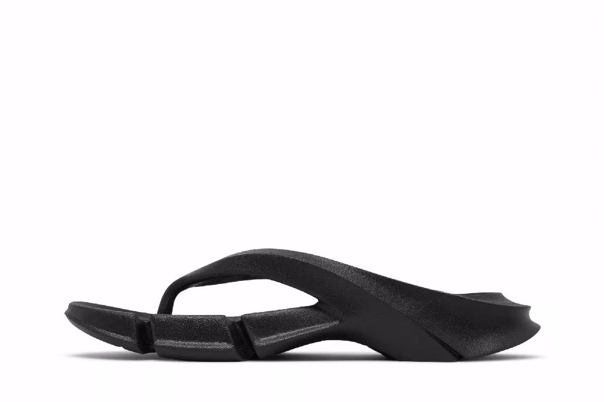 Balenciaga Mold Thong Sandal Black, view 4