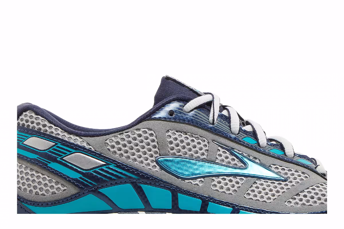 Brooks Women's Dyad 8 2E Wide River Rock Blue Bird, view 3