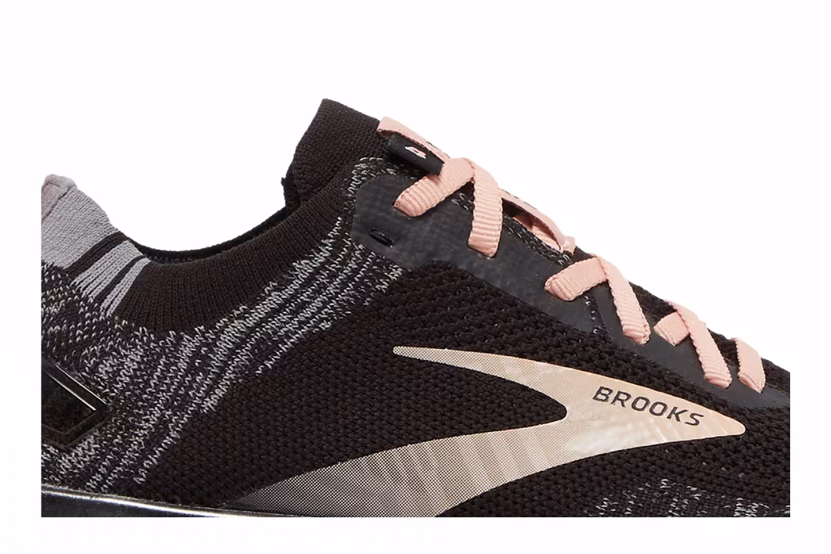 Brooks Women's Levitate 4 Black Coral Cloud, view 3