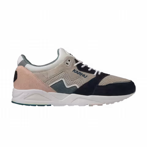 Karhu Aria 95 'India Ink Pelican'