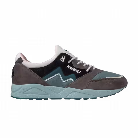 Karhu Aria 95 'Plum Kitten'