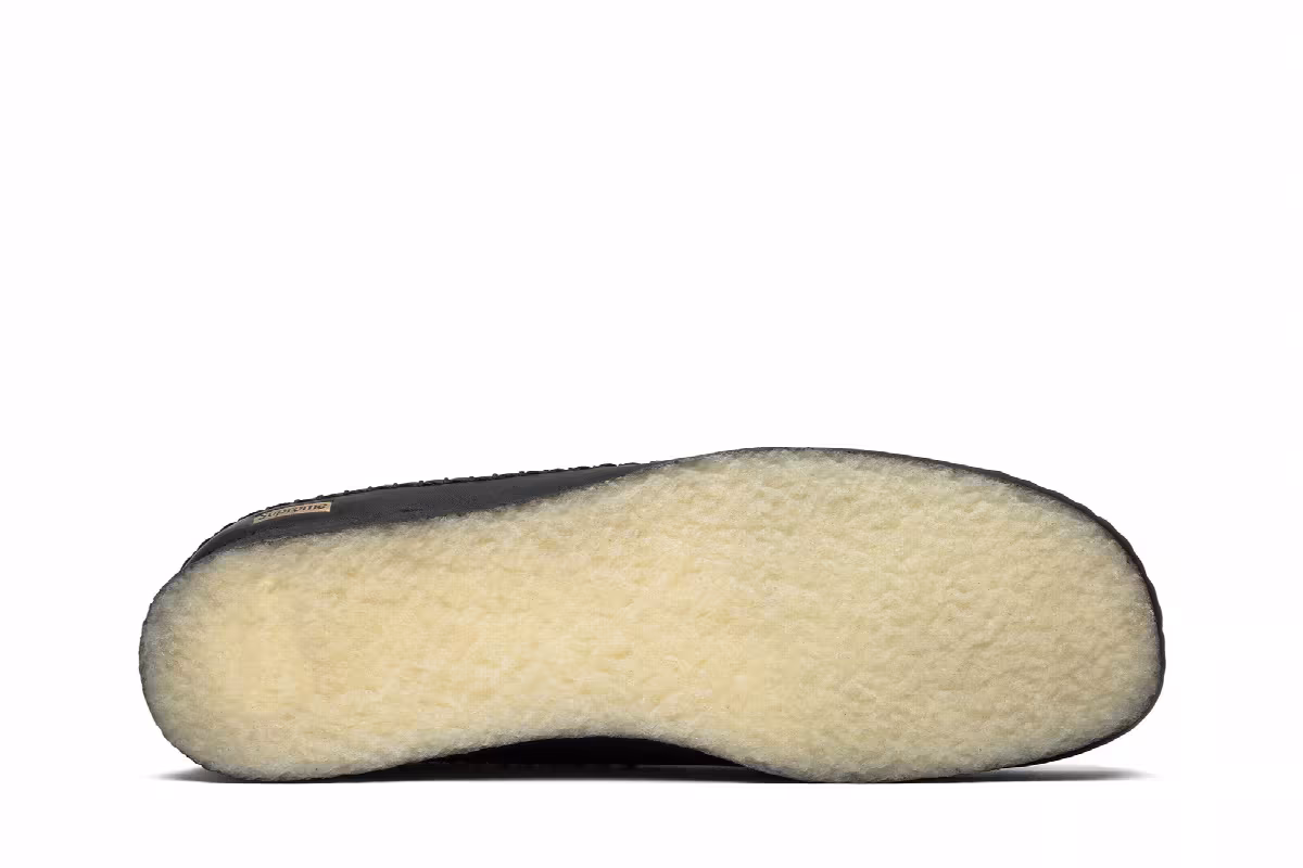 Supreme x Clarks Weaver Black, view 5