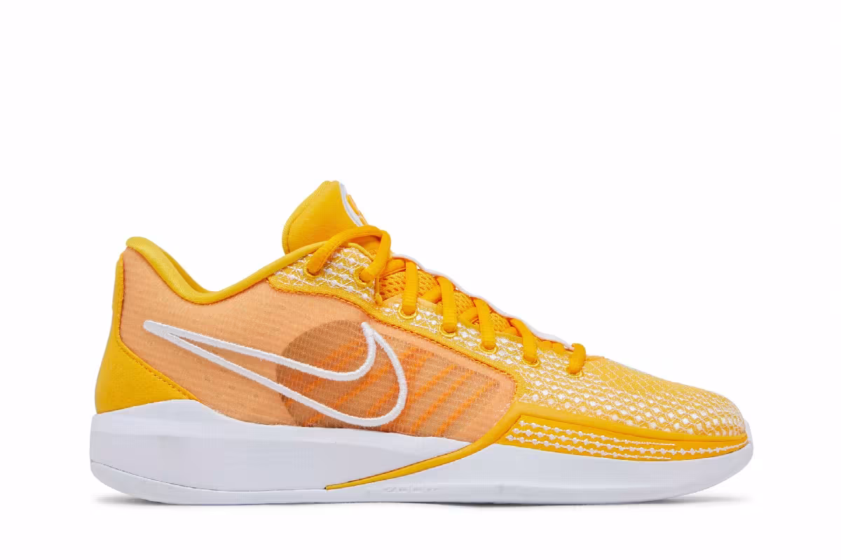 Nike Women's Sabrina 1 TB University Gold, view 2