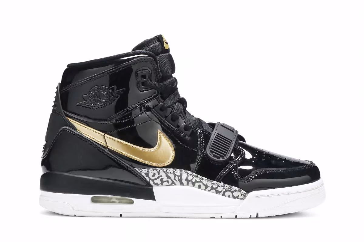Air Jordan Legacy 312 GS Black Metallic Gold, view 2