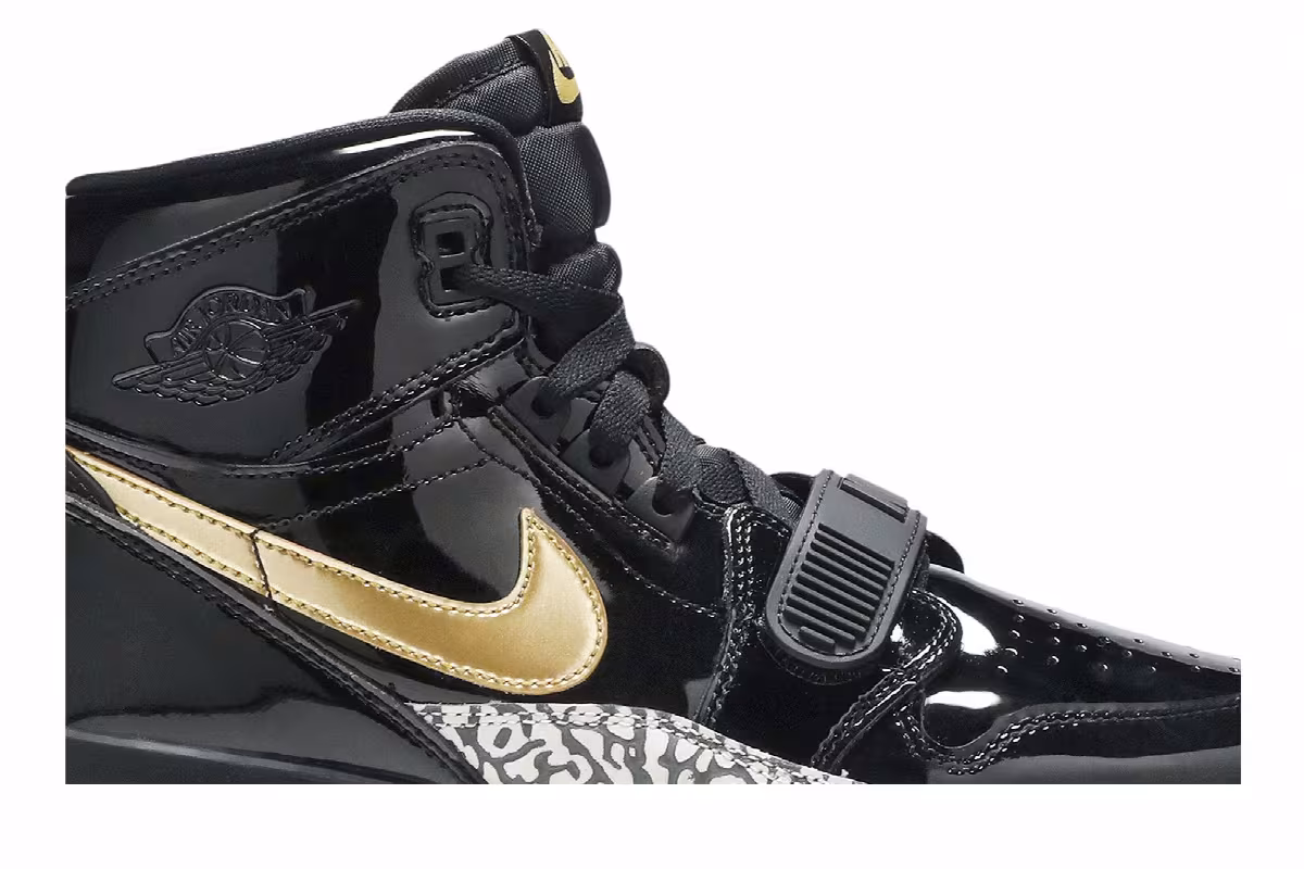 Air Jordan Legacy 312 GS Black Metallic Gold, view 3