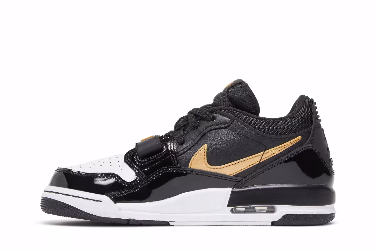 Air Jordan Legacy 312 Low GS Black Metallic Gold, view 4