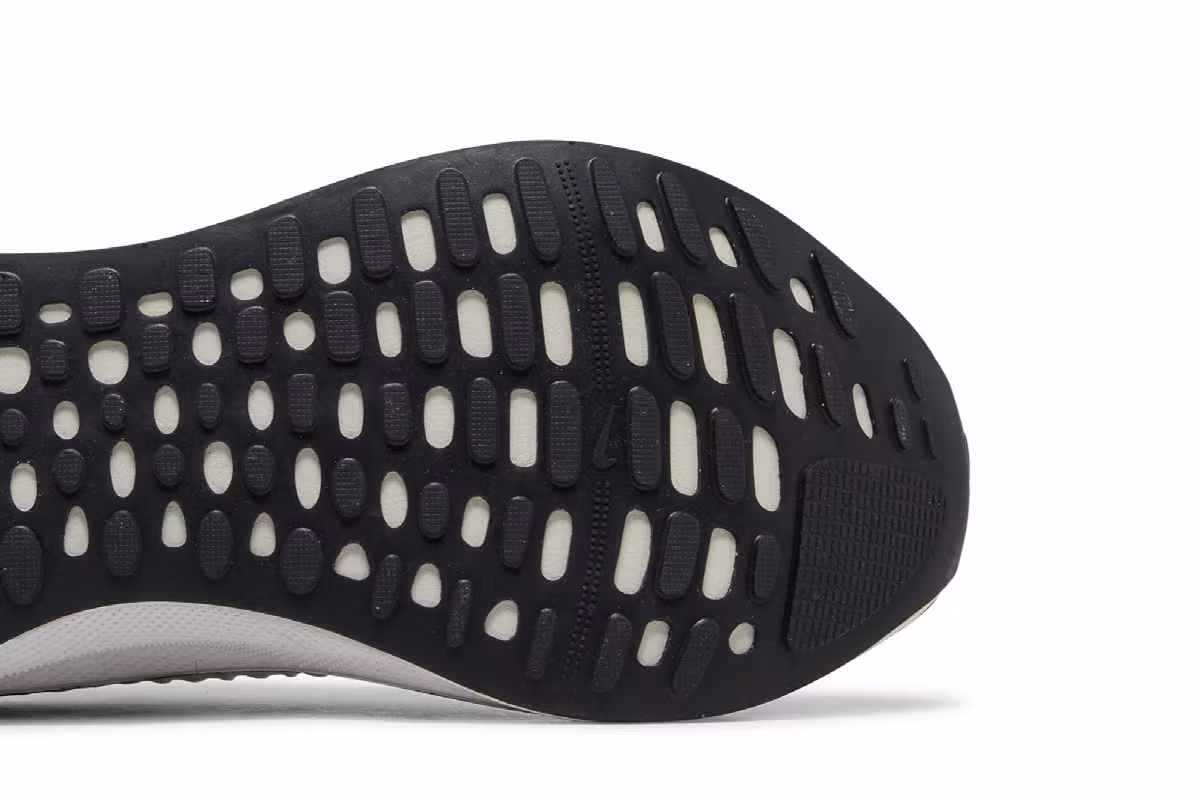Nike ReactX Infinity Run 4 White Light Crimson, view 6