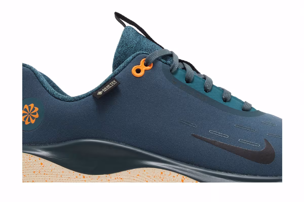 Nike ReactX Infinity Run 4 GORE-TEX Deep Jungle Total Orange, view 3