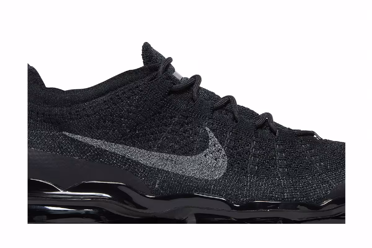 Nike Air VaporMax 2023 Flyknit Triple Black, view 3