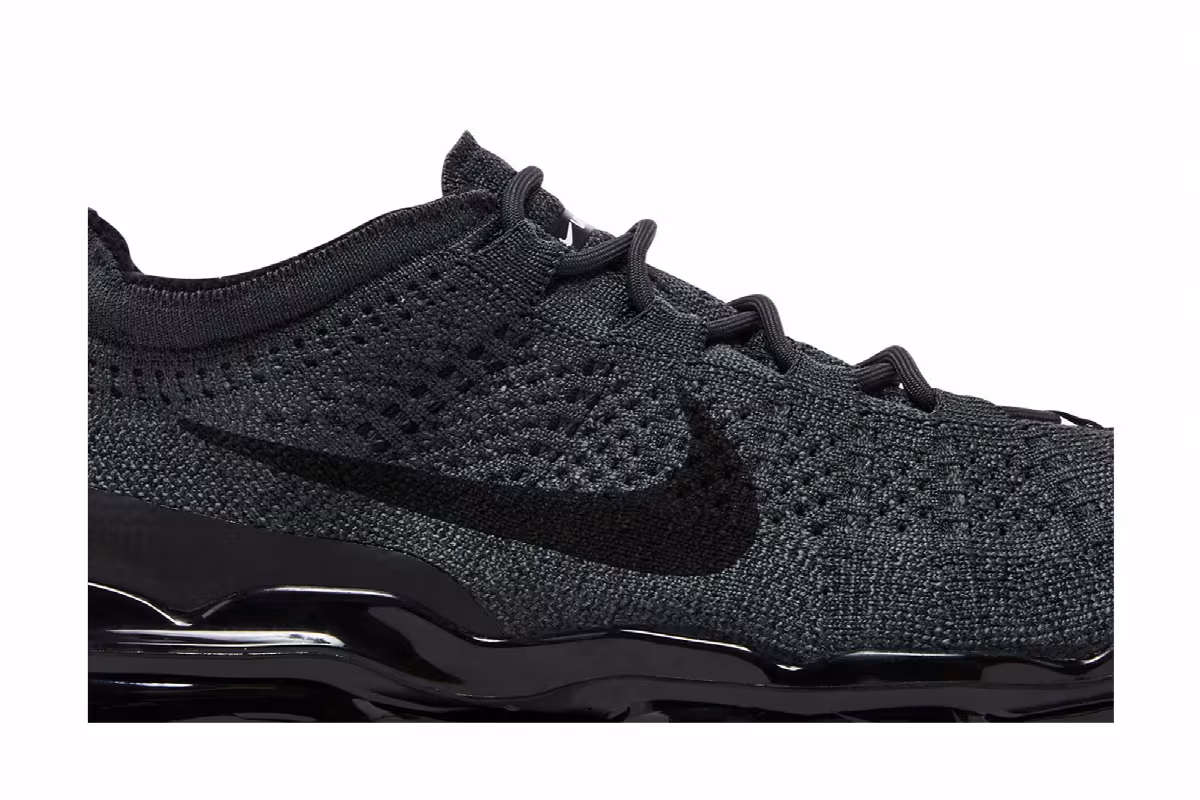 Nike Men's Air VaporMax 2023 Flyknit Anthracite Black, view 3