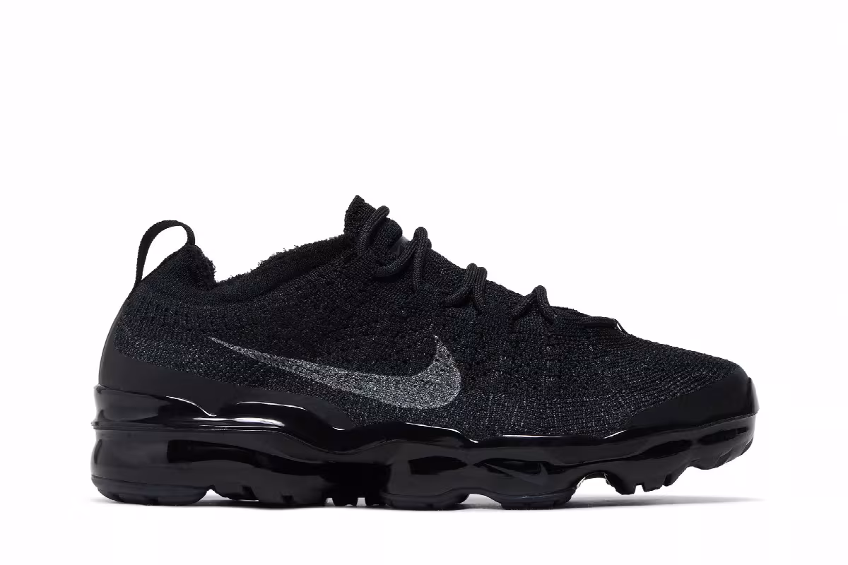 Nike Women's Air VaporMax 2023 Flyknit Black, view 2
