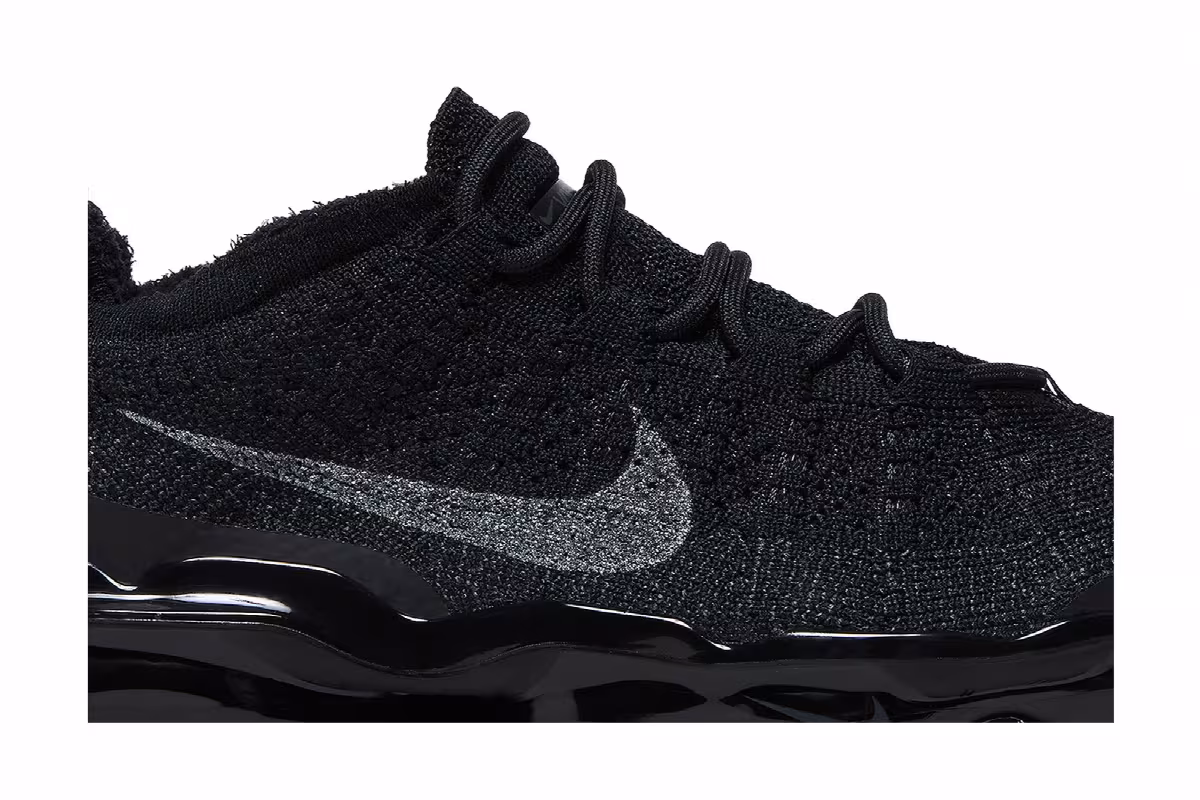 Nike Women's Air VaporMax 2023 Flyknit Black, view 3
