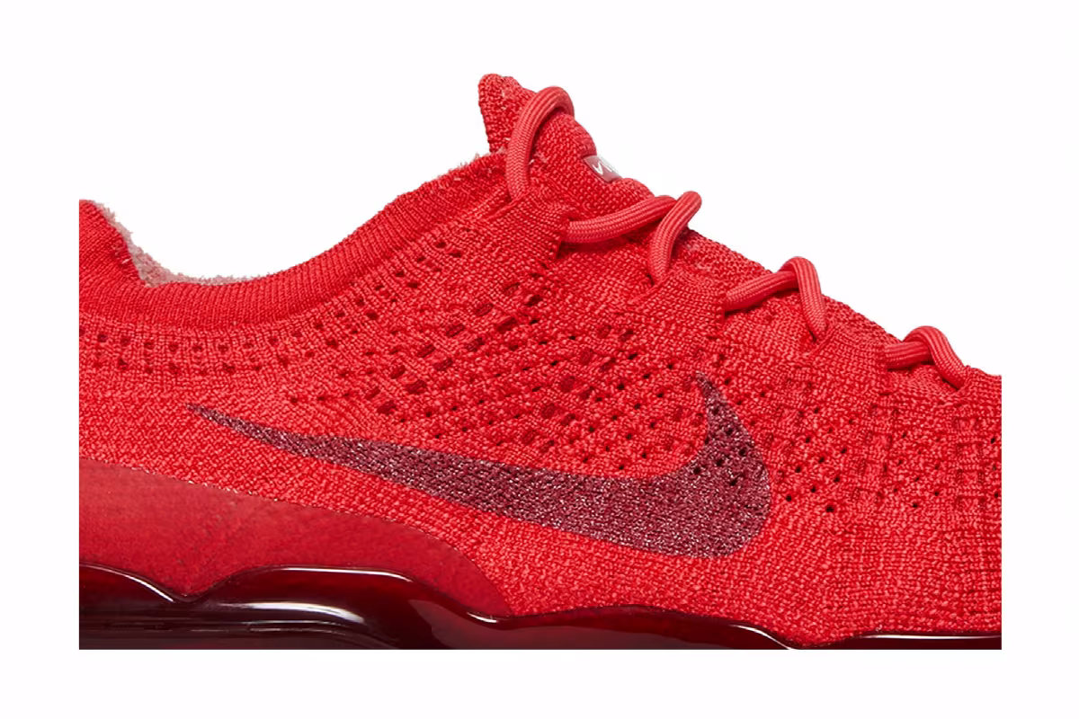 Nike Air VaporMax 2023 Flyknit Triple Red, view 3
