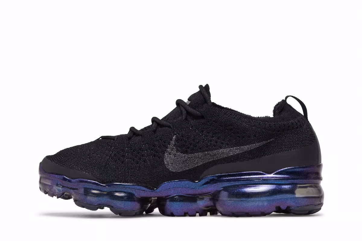 Nike Women's Air VaporMax 2023 Flyknit Black Iridescent, view 4
