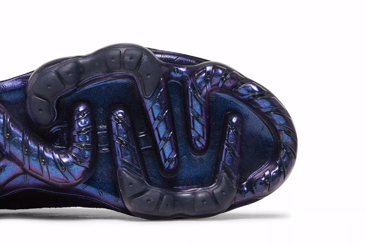 Nike Women's Air VaporMax 2023 Flyknit Black Iridescent, view 6