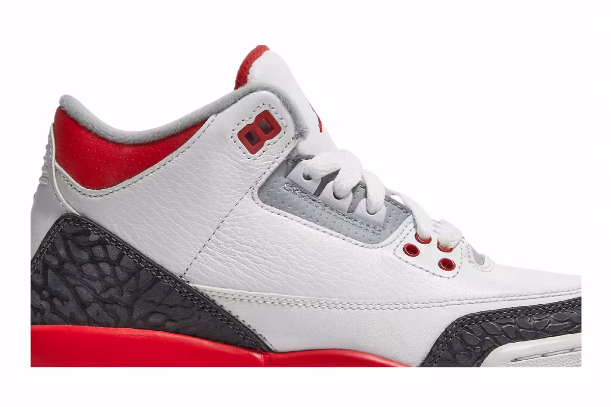 Air Jordan 3 GS Fire Red 2013, view 3