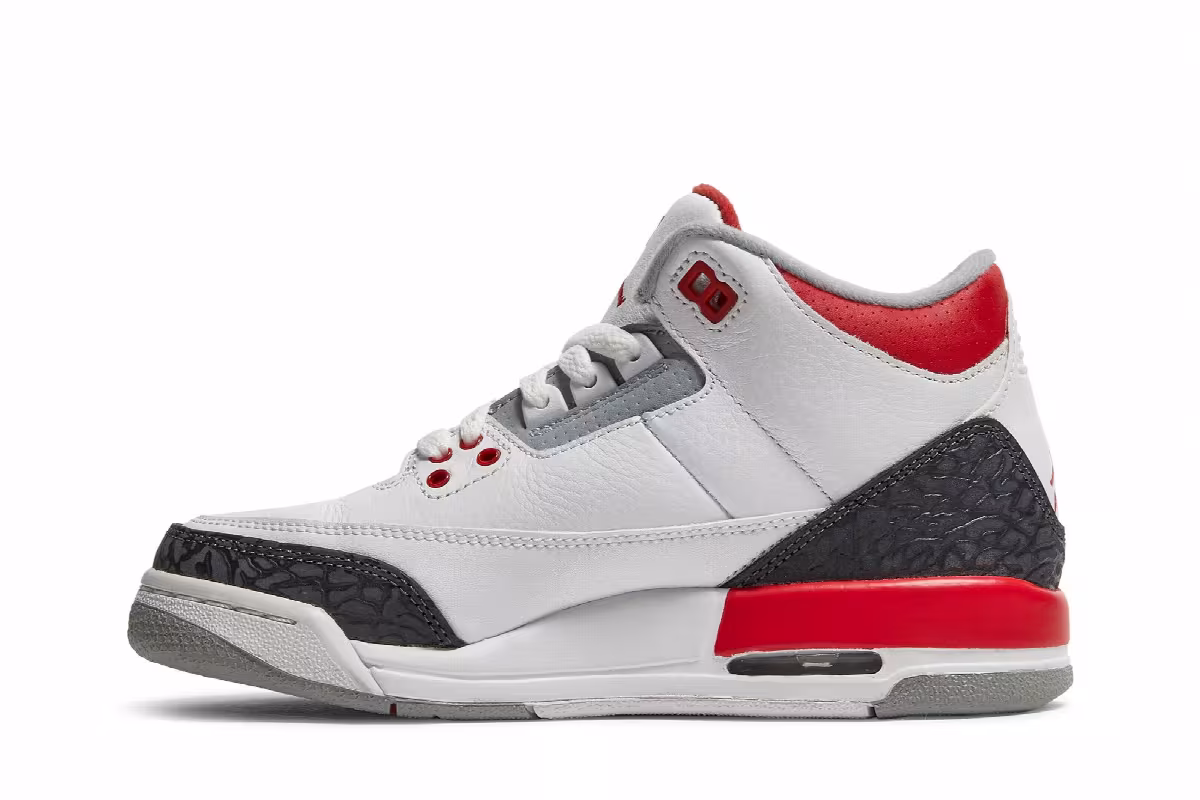 Air Jordan 3 GS Fire Red 2013, view 4
