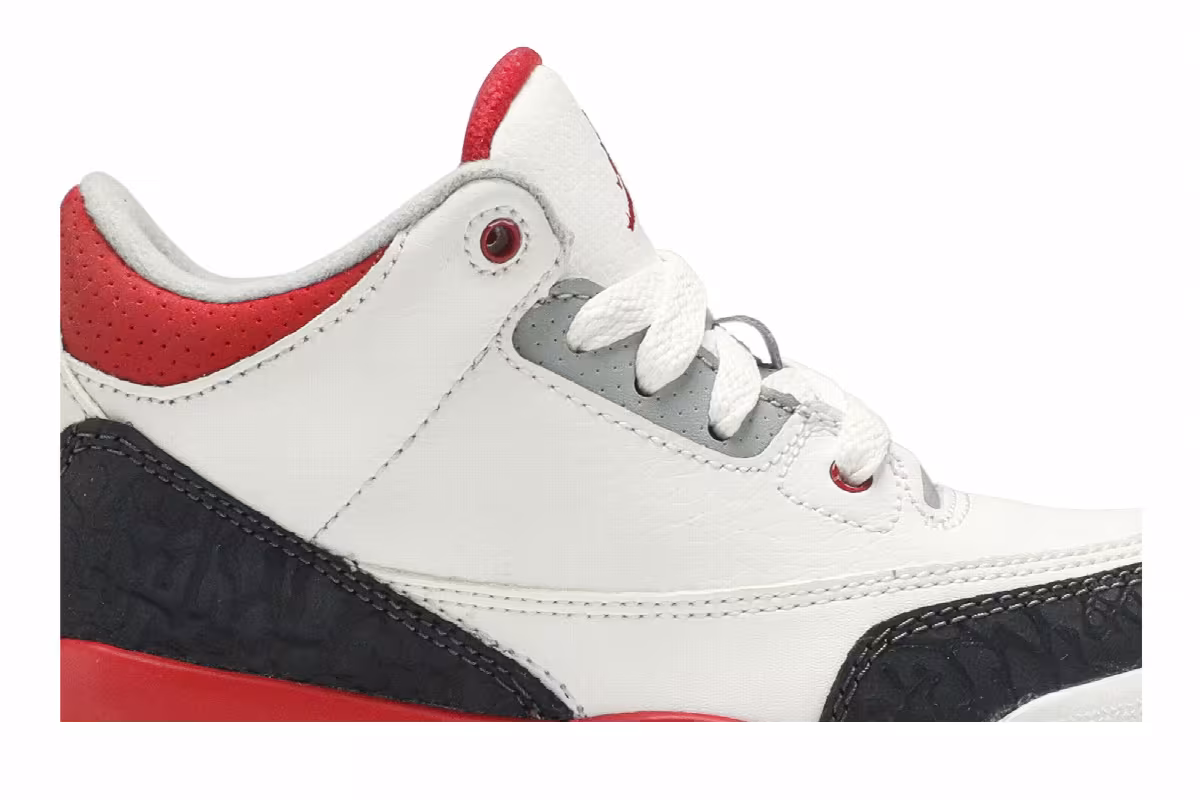 Air Jordan 3 PS White Fire Red 2013, view 3