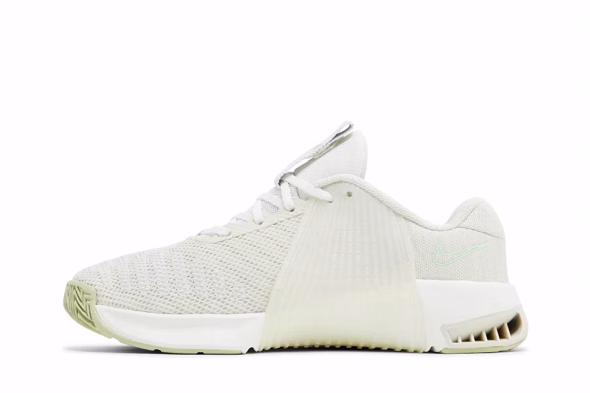 Nike Women's Metcon 9 Premium Sea Glass Metallic Gold, view 4