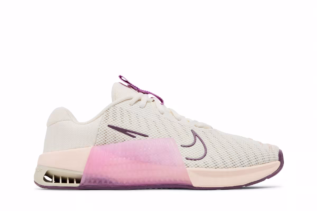 Nike Women's Metcon 9 Sail Rush Fuchsia, view 2