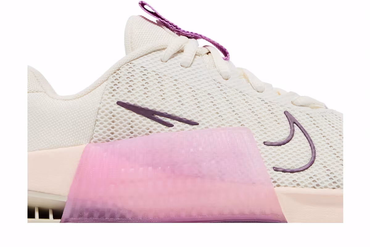 Nike Women's Metcon 9 Sail Rush Fuchsia, view 3