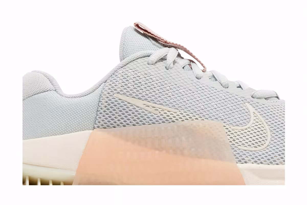 Nike Women's Metcon 9 Mica Green Guava Ice, view 3
