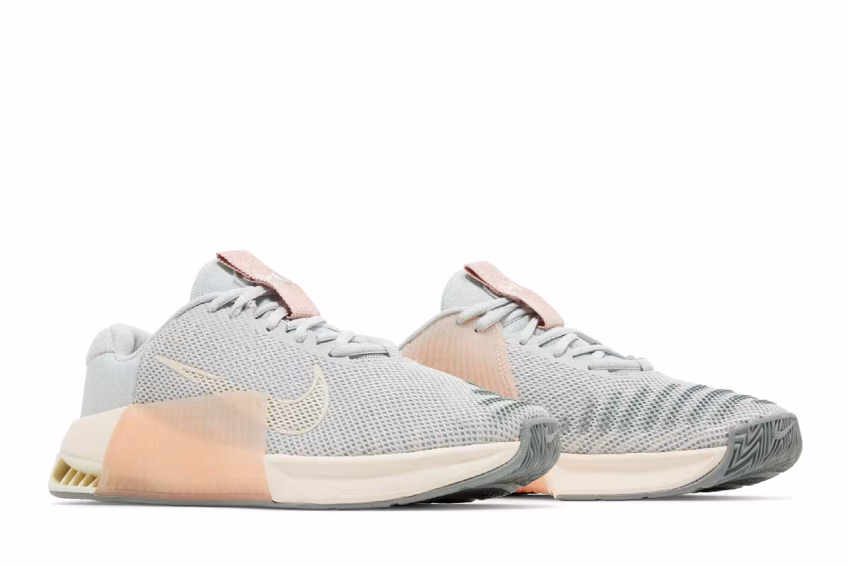 Nike Women's Metcon 9 Mica Green Guava Ice, view 9