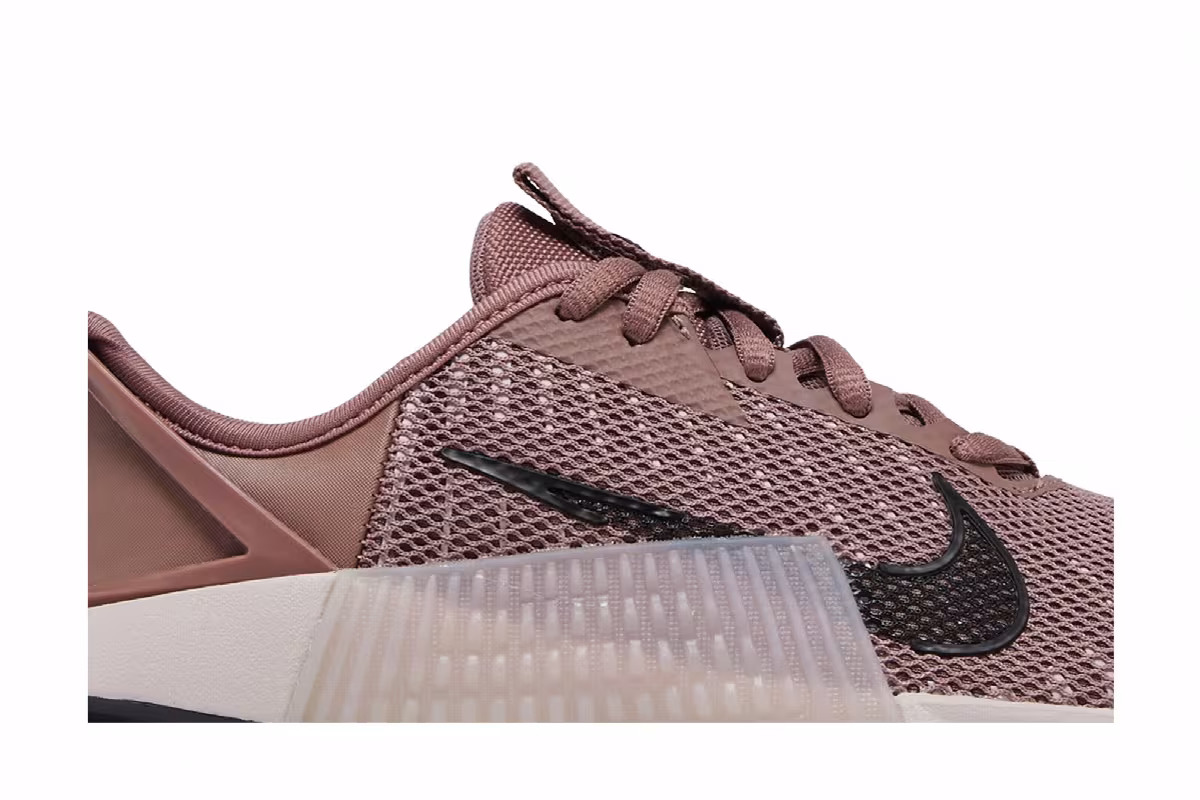 Nike Women's Metcon 9 Easy-On Smokey Mauve, view 3