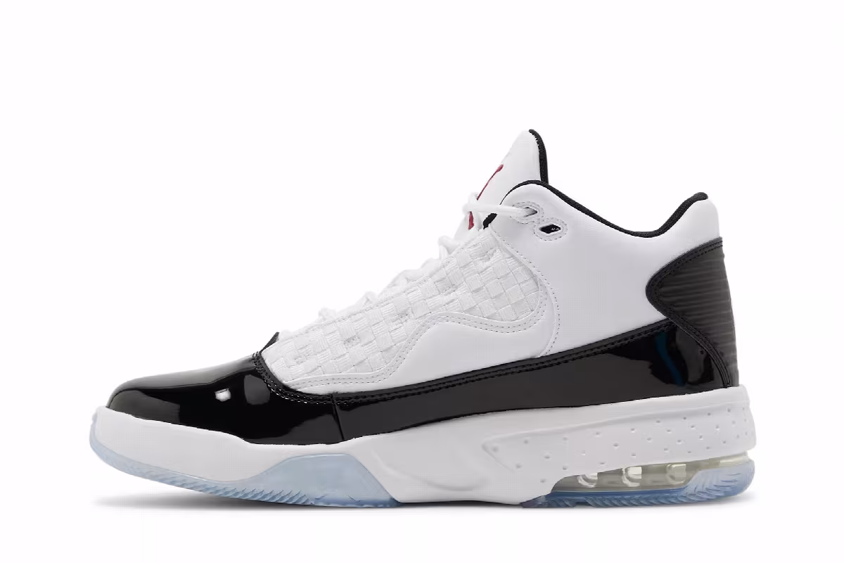 Air Jordan Max Aura 2 White Gym Red, view 4