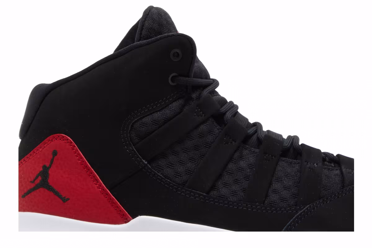 Air Jordan Max Aura Black Gym Red, view 3