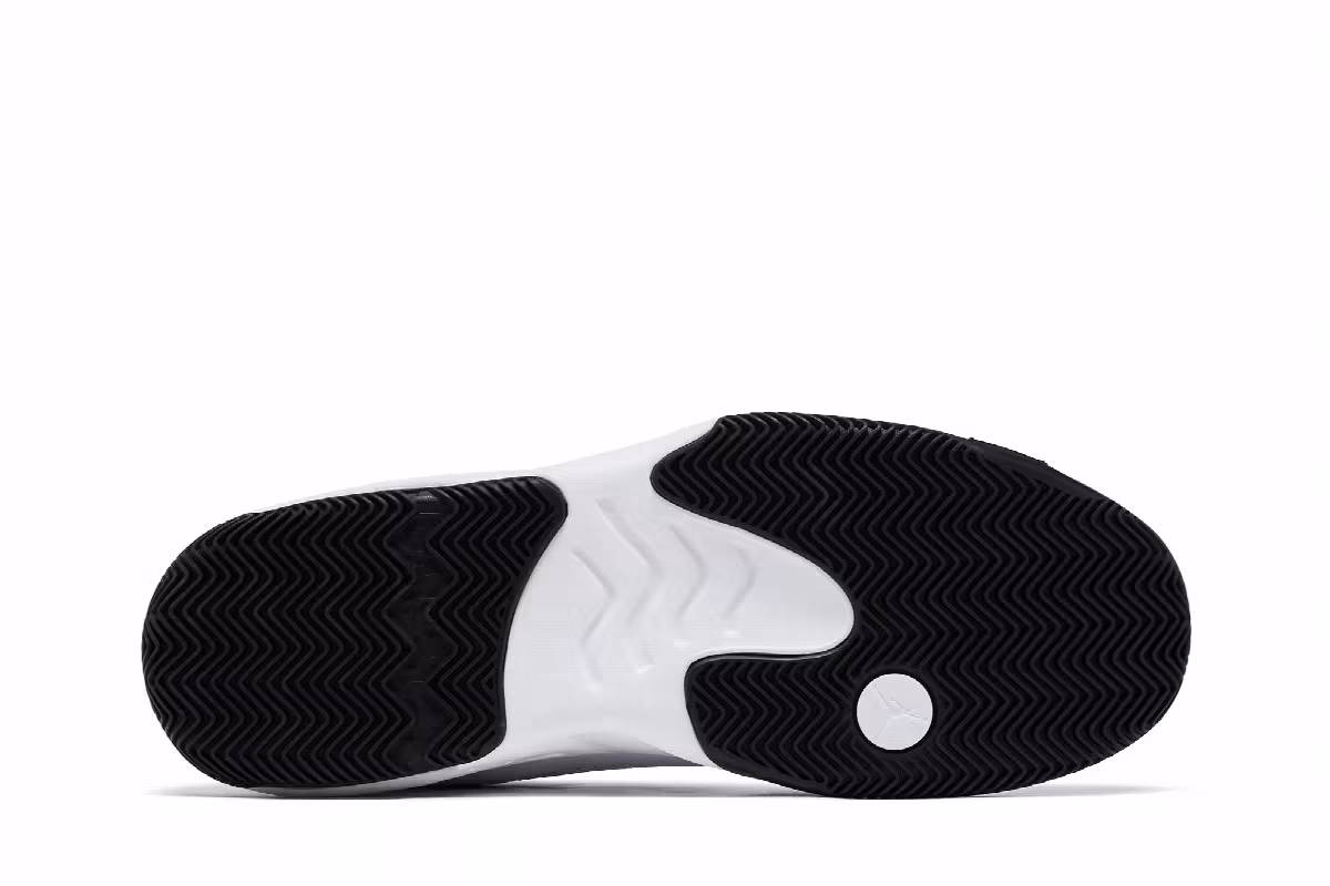 Air Jordan Max Aura 2 White Black Gold, view 5