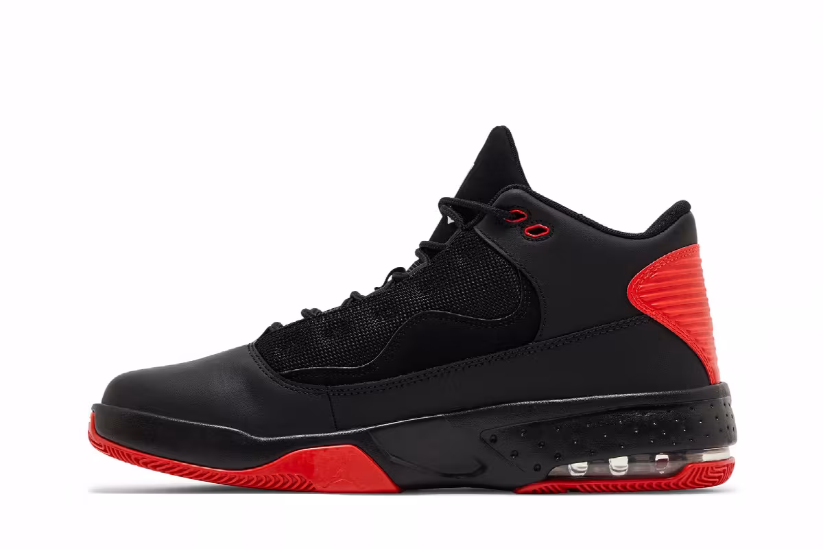 Air Jordan Max Aura 2 Bred, view 4