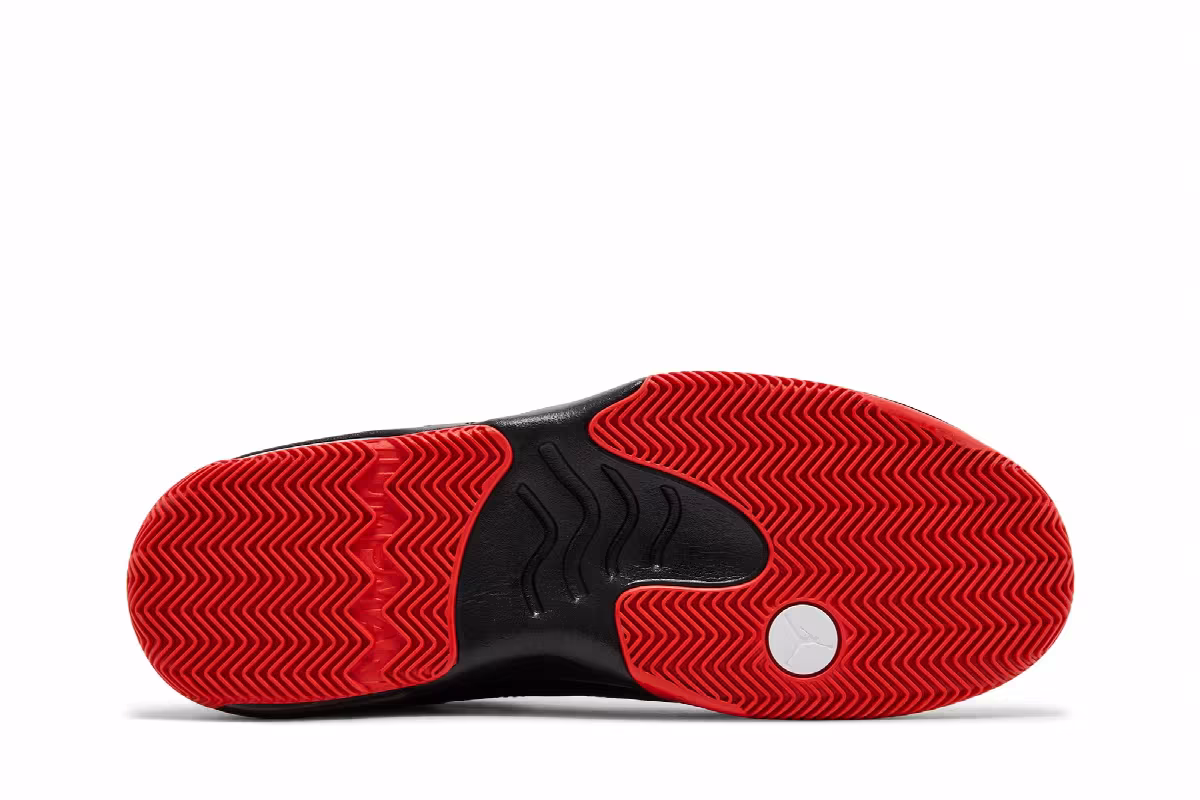 Air Jordan Max Aura 2 Bred, view 5