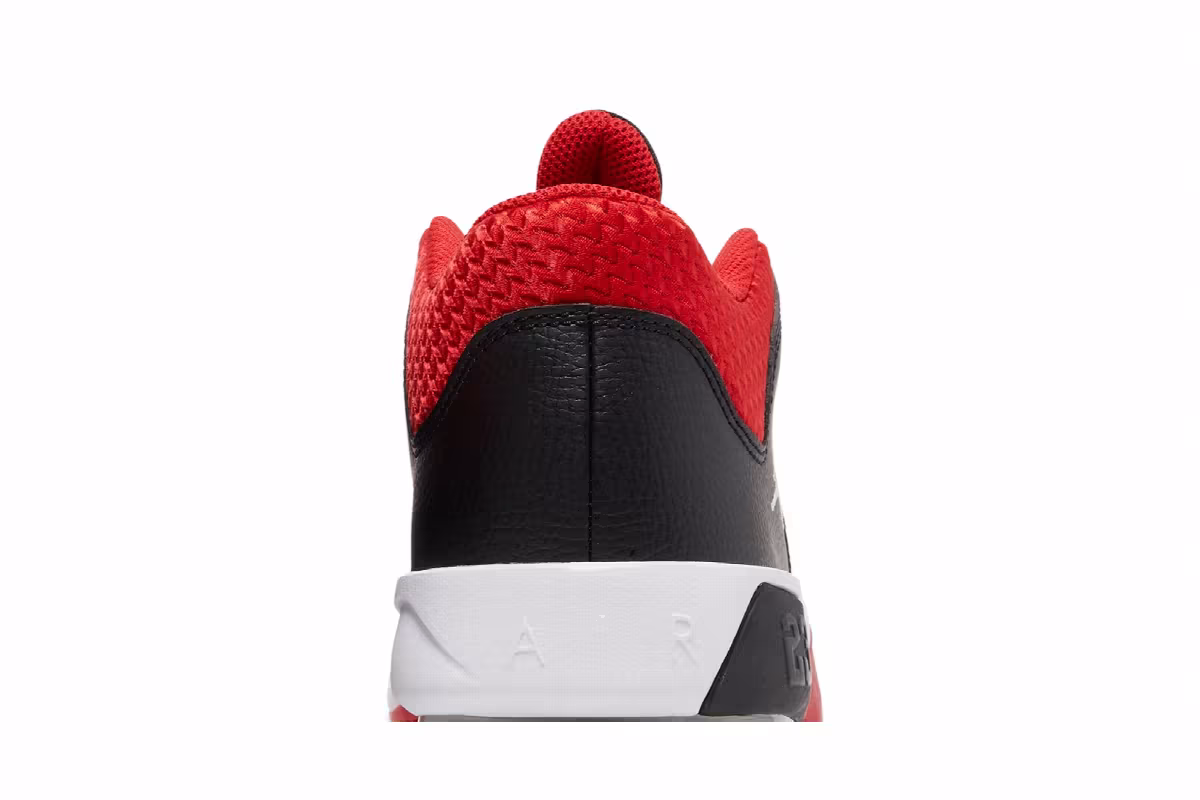 Air Jordan Max Aura 3 Bred, view 8