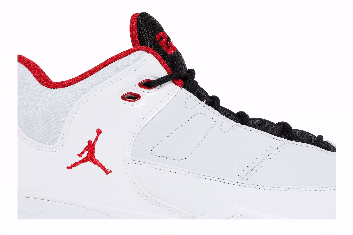 Air Jordan Max Aura 3 White University Red, view 3